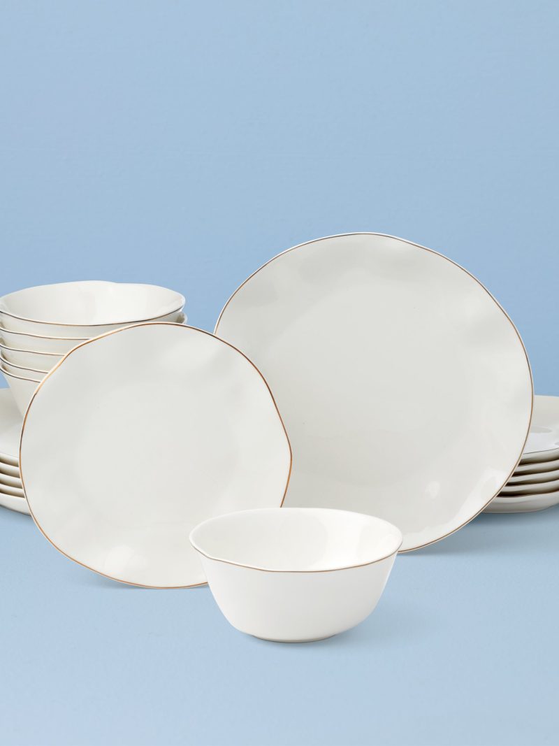 Blue Bay White 18-Piece Dinnerware Set